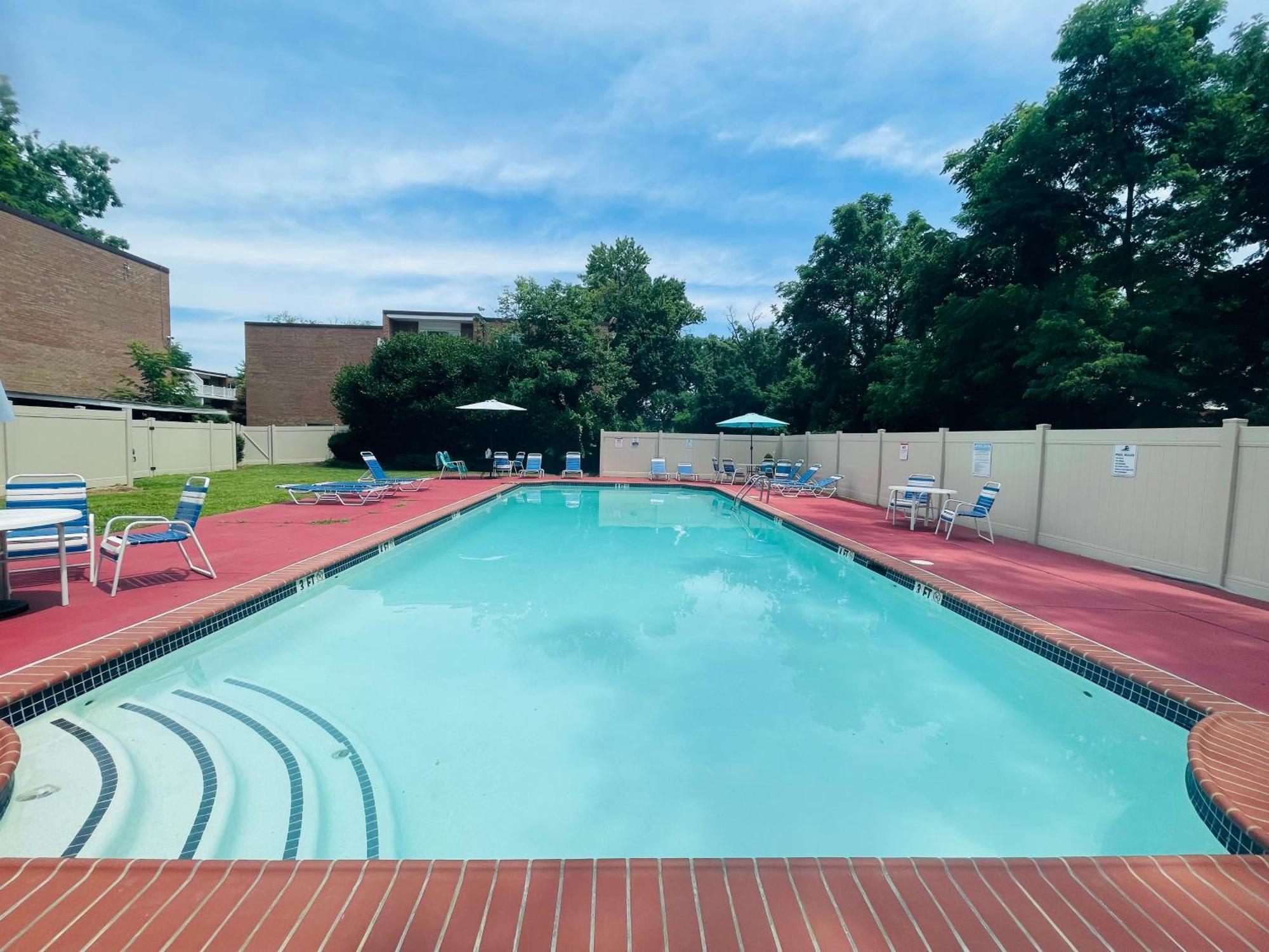 1br Call In Apartment